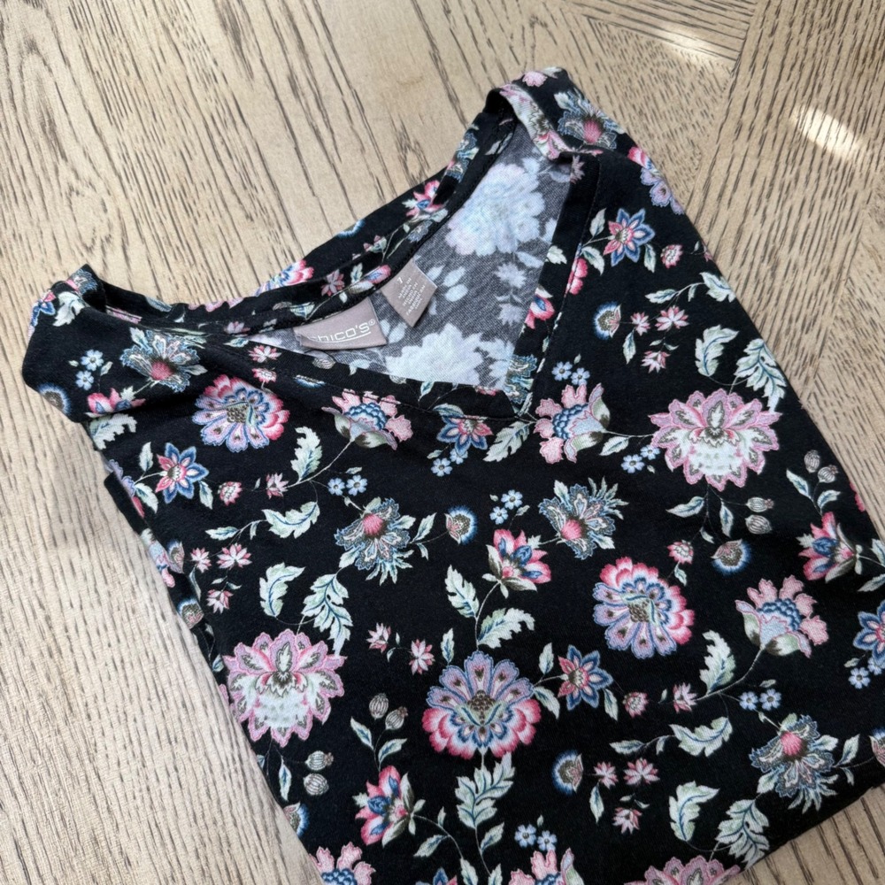 Chicos Women Size 1 Medium Black‎ Floral V Neck Short Sleeve Top
